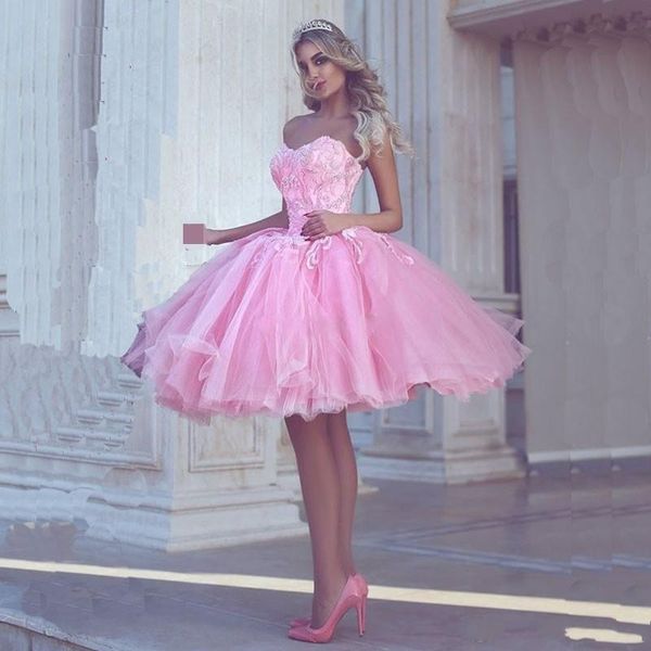 Princesse Robe De Bal Courte Robes De Soirée Rose Chérie Pas Cher Robe De Bal En Dentelle Appliques Arabe Dubaï Style À Plusieurs Niveaux Tulle Robe De Retour