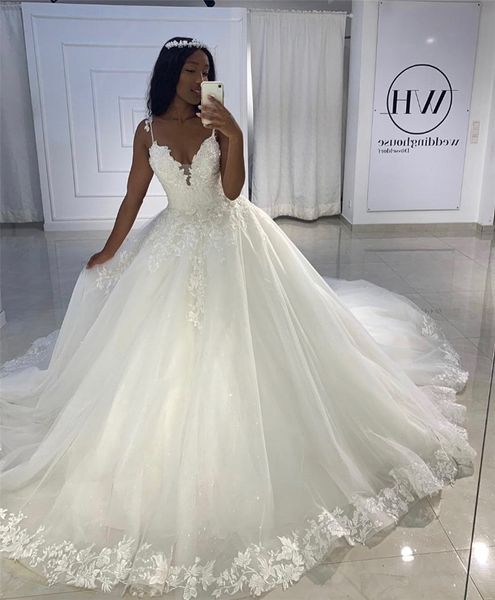 Princesse robe de bal Vintage dentelle robes de mariée 2020 Appliques paillettes perlées grande taille robe De Novia Gelinlik Trouwjurk Brida243f