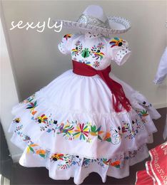 Prinses Charro Mexicaanse Bloemmeisjesjurken 2024 O Hals Met Korte Mouwen Borduren Kinderoptocht Trouwjurk Caramuza Peuter 240312