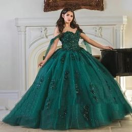 Princesse Vert Foncé Hunter Robe De Bal Robes De Quinceanera Hors Épaule Dentelle Applique Longue Grande Taille Robes De Soirée De Bal Perlée Brillant Doux 15 Robe Robe VX Anos