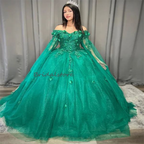 Vestido De Quinceañera De Princesa Verde Esmeralda Con Flores En 3D Fuera De Los Hombros Vestido De 15 Quinceañera 2024 Vestidos De Fiesta De Cumpleaños Debutante Mangas Del Cabo Encaje Dieciséis