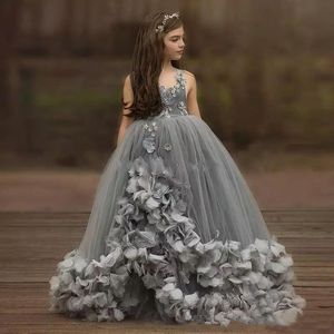 Prinses Grijze Bloem Meisje Jurken Baljurk Handgemaakte Bloemen Kralen Meisjes Pageant Jurk Sweep Train Ruffles Rok Tulle Kids Partyjurken