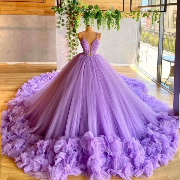 Princesse lavande Quinceanera robes de bal ceinture en cristal gonflé tulle volants longues robes de soirée sexy bretelles spaghetti sur mesure robes