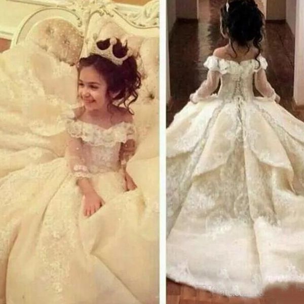 Princesa Vestidos de flores de lujo para niñas Fuera del hombro Ilusión Mangas largas Apliques de encaje Vestido de fiesta de boda para novia pequeña Volantes