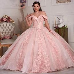 Princesse Rose Robe De Bal Robes De Quinceanera Puffy Hors Épaule Appliques Doux 15 16 Robe Graduation Pageant Robes De Bal Robes241l