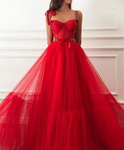 Princess Red Crystals Cheap Long Prom Dresses 2019 A Line Plus Size TuLle goedkope fluweel Arabisch Afrikaans meisje Pageant Formele avondfeestjurk