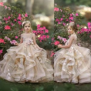 Nouveau 2023 robes de fille de fleur pour les mariages bijou cou champagne volants gonflés à plusieurs niveaux floral petits enfants robes de bébé robes de première communion GB1128