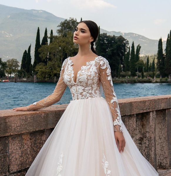 Robes de mariée princesse une ligne manches longues perles dos nu robe de mariée Boho 2020 pas cher sexy col en V dentelle pays robe de mariée287V