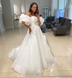 Robes de mariée princesse blanche a-ligne robes de mariée longues en organza avec manches courtes détachables plis froncés robe romantique simple de mariage