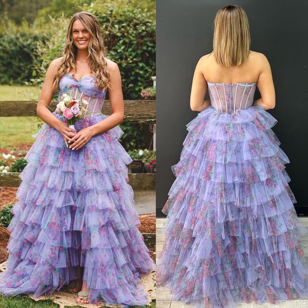 Robe de bal florale imprimée lilas chérie corset ajusté corset en couches en couches en boute
