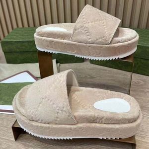 Gedrukte letterpantoffels Merkontwerper damesplatform Platform fluwelen paar sandalen