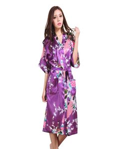Gedrukte pauwontwerp Nachtjarig dame Summer Long Tuniek Dunne Simulatie Silk Japanse Kimono Robe Bathrobe Home Service7849939