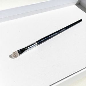 Pro Flat Concealer Brush 76 - Pinceau de maquillage correcteur de précision professionnel