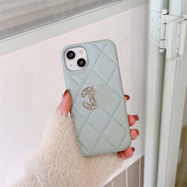 Pro iPhone 14 Max Designer Puffy Phone Case pour Apple 15 plus 13 12 11 PUBBLET PU Cuir Diamond Pattern mobile Half Body Back Cover Coque Fundas White