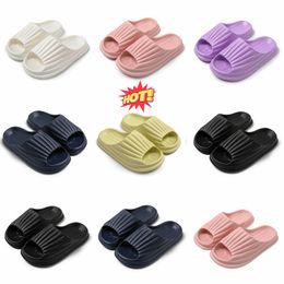 Produits Slippers Designer d'été pour les nouvelles femmes blanc noir vert rose bleu bleu doux sandals de pantoufle confortable mode-039 Flats de femmes