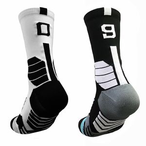 Collocation gratuite professionnelle 0-9 numéro Chaussettes de basket Chaussettes de sport épaisses Serviette de planche à roulettes durable antidérapante Football Football