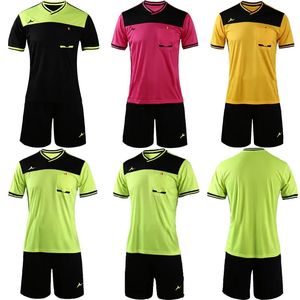 Professionele man scheidsrechter uniform polyester voetbalshirt zakshorts Thailand kwaliteit voetbalset 240306