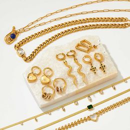 Fabricants professionnels de bijoux en acier inoxydable toutes sortes de colliers pendentifs boucles d'oreilles bracelet