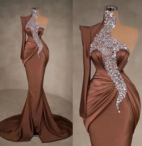 Robes de bal Col haut Robe de soirée Fête Formelle Nouveau Personnalisé Grande Taille Fermeture Éclair Sirène Satin À Lacets Longueur Genou Balayage Train Paillettes Plissé Une Manches Longues