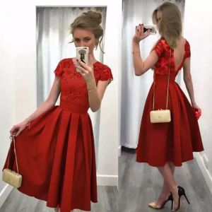 Prom -jurken rood met dop mouwen kanten applique juweel nek een lijn knie lengte op maat gemaakte avondjurk plus size vestidos formele ocn slijtage 2022 ontwerper