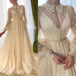 Robes beiges de mode Prom Garnières en dentelle Appliques de lace