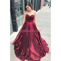 Prom bescheiden donkere jurken Red Satin Strapless Sweep Train Ruched Ploes Plees Custom Made Plus Size Evening Party Jurk Formele OCN Wear