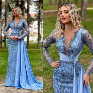 Prom mouwen lange glamoureuze zeemeermin v-neck jurken streep glanzende aanvragers kralen ritsers satijnen hof jurk op maat gemaakte feestkleding vestido de noite