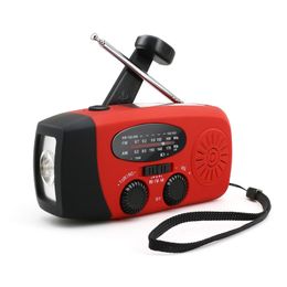 Protable Emergency Solar Lamp Hand Crank Generator Flashlight AM / FM / WB Radio Power Bank Waterdichte Survival Tools 2000mAh