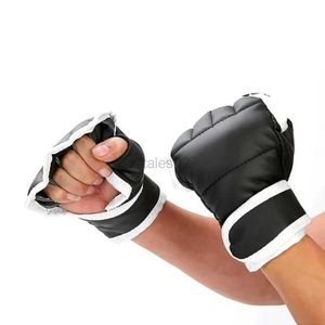 Équipement de protection 1 paire de gants de boxe pour débutants noirs demi-doigt rembourré Muay Thai gants d'entraînement d'entraînement en cuir PU mitaines de combat yq240318