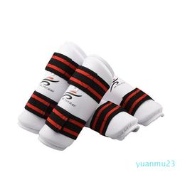 Beschermende uitrusting Volwassenen Kinderen Karate Handschoenen Taekwondo Uniform been 1 Hand Protector Professionele Shin Guard Men Fight Boxing MMA -apparatuur 230308