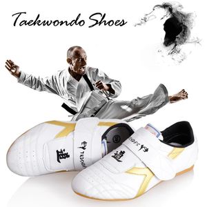 Équipement de protection Chaussures de Taekwondo blanches respirantes Chaussures de Kung Fu Wushu Taichi Karaté Arts martiaux Lutte Baskets de combat 231115