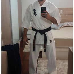 Beschermende uitrusting Hoge kwaliteit Kyokushinkai dogi Dobok 12oz 100% katoenen canvas Karate-uniform Kimono Gi-doek voor kinderen Volwassen gratis witte riem 230808