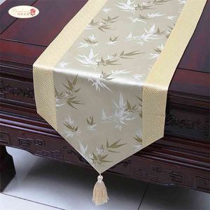 Trotse Rose Satin Table Runner Flag Doek Eenvoudig China Wind Thee Runners Bed Woondecoratie 210628