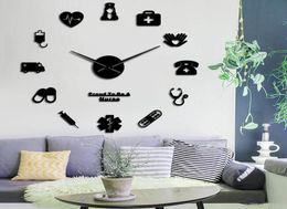 Orgulloso de ser una enfermera 3D DIY MUTE MEPROR EFECTO Reloj de pared Drug Hospital Arte de pared Decoración Reloj For Doctor Nurse Y203363678