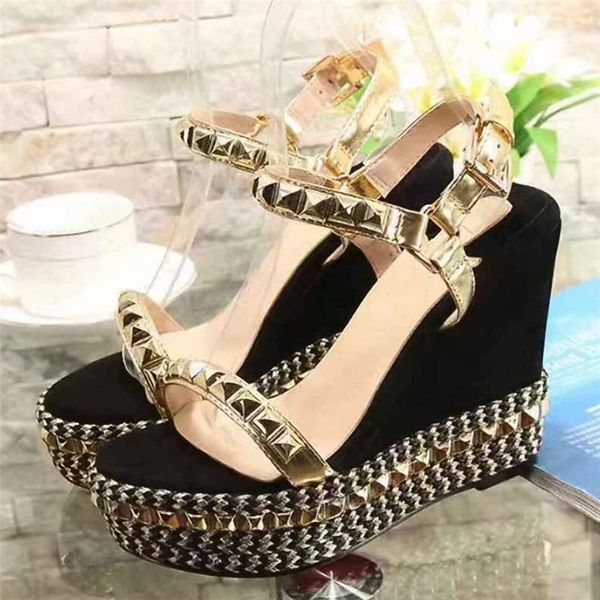 Prowow Golden Spikes Sandalias de cuero real Mujeres Diseño de lujo Cuña Tacones altos Zapatos de tacón grueso Mujeres Zapatos de plataforma Boda