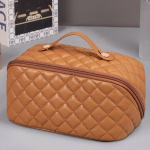 PU FAUe en cuir matelassé Cosmetic Sacs Lay Flat Travel Storage Toitry Purse pour tous vos essentiels de beauté DOMIL2344