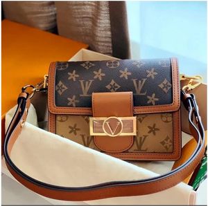 pu Hoge kwaliteit Messenger Bag Designer mylon Mode Boodschappentas Leer COUSSIN Camerakaart Zak Handtas Schouder Dames heren handtas Crossbody tas