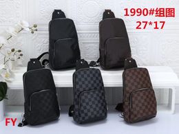 Bolso de pecho de PU con transporte lateral para hombre, forma respetuosa con el cuerpo, seguridad, doble cremallera, bolso de hombro clásico para hombre, bolso bandolera de moda para exteriores, bolso de hombro compacto deportivo a la moda para hombre