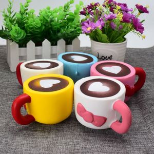 PU simulation rebond lent Squishy émulation tasse à thé amour tasse à café ornement pression réduite jouet T4H0466