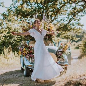 Puffy Country A-lijn Chiffon Trouwjurken 2021 Ivory Bat Korte Mouw V-hals Kant Top Lange Bohemian Boho Bruidsjurken