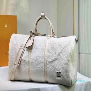 Puffy Shearing Keep Bandouliere Designer Classic Teddy Bear Soft Touch Bagage Bag voor mannen en vrouwen Luxe tas voor reizen Hoge capaciteit Handheld bagage