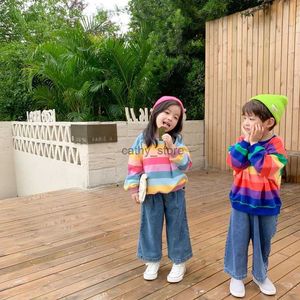 Pullover 3852 Baby Kids Hoodies Koreaanse Herfst Sweatershirt Regenboog Gestreepte Trui voor Jongens en Meisjes Lange Mouw Losse TopsL231215