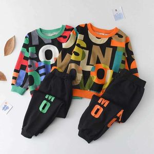 Trui Jongenskleding Sets Nieuwe Herfst Jongenskleding Print Sweatshirt Broek 2 Stuks Pak Casual Kinderkleding Sets voor 1-5 jaarL231215