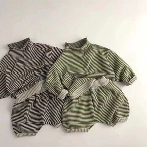 Jersey Suéter para niños Suéteres de cuello alto y pantalones cortos de punto Trajes de 2 piezas 230909