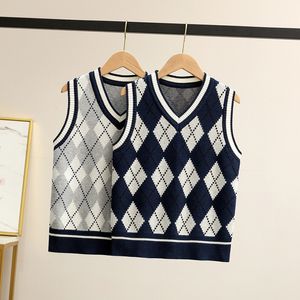 Pullover gebreide vest in kinder herfst en winter modeschool uniform plaid Britse universiteitsstijl brei sweater 230823
