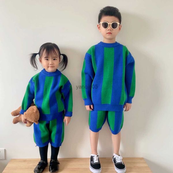 Pull coréen vêtements pour enfants automne nouvelles filles garçons contraste couleur pull rayé bébé tricoté costume frères et soeurs correspondant HKD230719