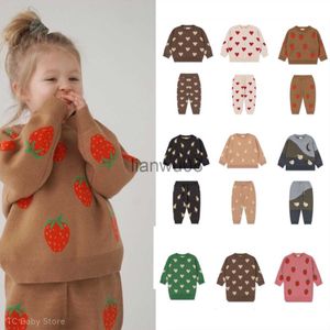 Pullover ks kinderen truien schattig baby super mooi warm merk 2022 winter aardbeienjurk love design kleding set voor babymeisjes jongens x0818