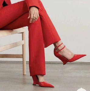 pomp met sleehak rood Luxe designer schoenen vrouw lakleer puntige schoenen 105mm dikke hakken schoen