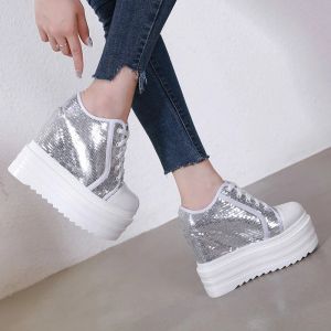 Pumps 2022 Nieuwe herfstwit verborgen wig hakken Casual schoenen vrouw bling platform schoenen lift 14 cm highheels wandel sneakers vrouwen