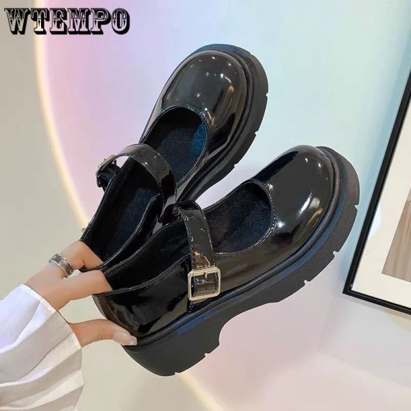 Pombas Black Sweet Sweet Glossy Mary Jane Women Shoes de cuero para mujeres Reducir la suela gruesa Correa de moda coreana Lolita cos zapatos